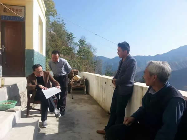 隴運(yùn)集團(tuán)公司董事長、黨委書記李寅祥率相關(guān)人員專程前往精準(zhǔn)扶貧點(diǎn)進(jìn)行深入調(diào)研
