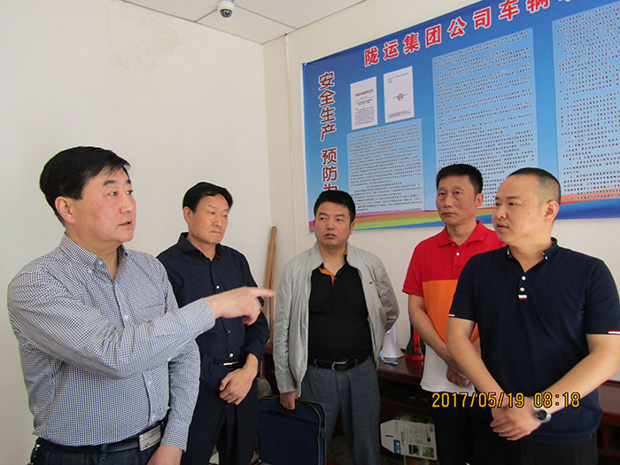 市運管局領(lǐng)導檢查工作