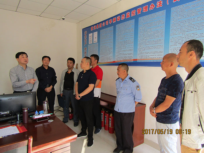 市運管局領(lǐng)導檢查工作