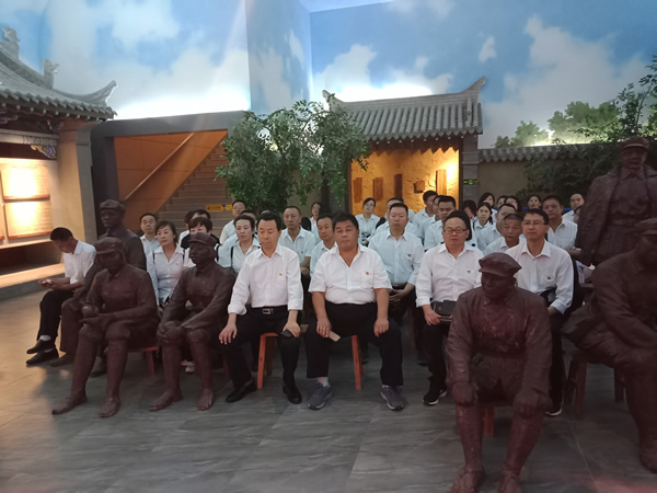 隴運(yùn)集團(tuán)公司黨委開(kāi)展“不忘初心、牢記使命”紀(jì)念建黨98周年主題黨日活動(dòng)