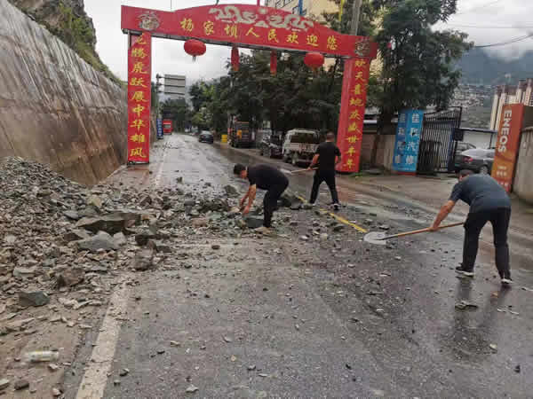 聞汛而動 主動作為 --隴運集團公司迅速行動全力做好防汛搶險和運輸保障工作