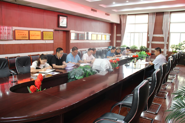 隴運(yùn)集團(tuán)公司黨委召開理論學(xué)習(xí)中心組集中學(xué)習(xí)暨黨委（擴(kuò)大）會議  傳達(dá)學(xué)習(xí)黨的二十屆三中全會精神 研究貫徹落實措施