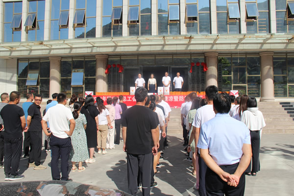 市總工會深入隴運集團(tuán)公司開展“送清涼暨防汛救災(zāi)”慰問活動