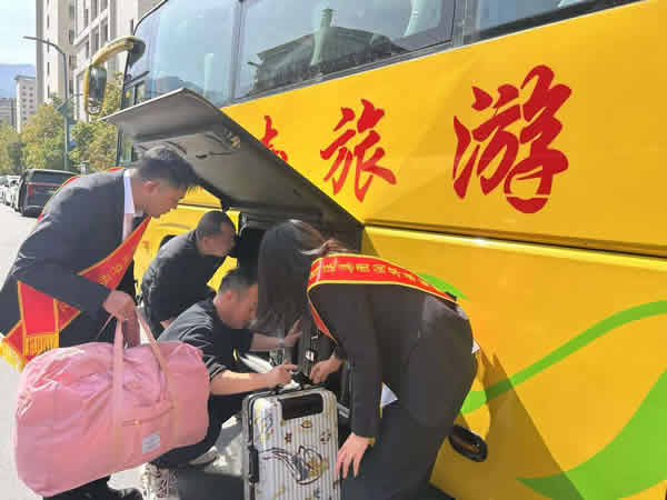 隴南市隴運集團(tuán)公司組織開展“學(xué)雷鋒”志愿服務(wù)活動