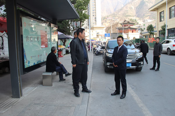 聚焦民生辦實(shí)事 優(yōu)化公交惠民生——隴運(yùn)集團(tuán)黨委書記、董事長(zhǎng)馬明喜調(diào)研新開通公交線路